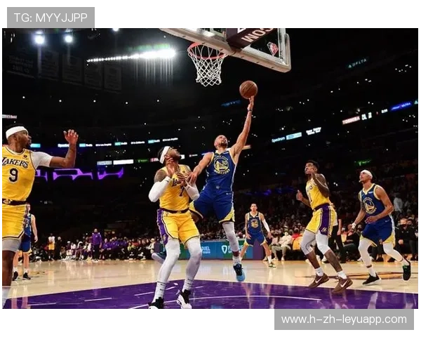 勇士战术板升级,侧重速度与外线联动 勇士战术板升级,侧重速度与外线联动