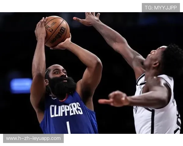 哈登后场助攻流畅，快船进攻体系打得流畅无比